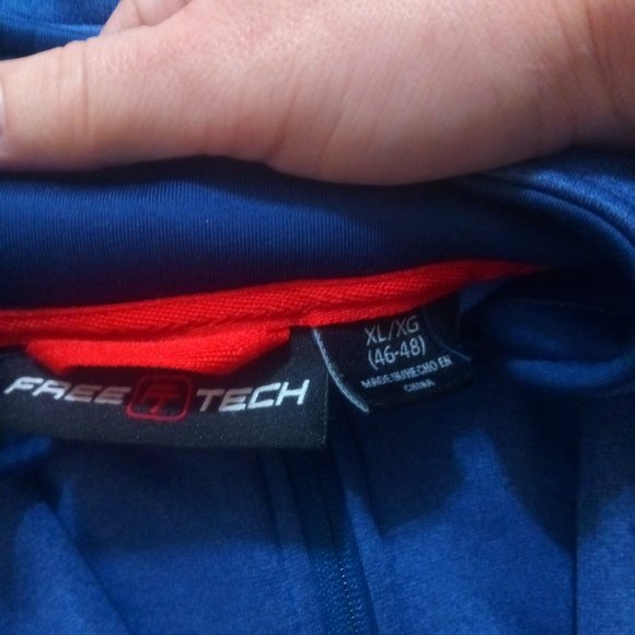 Free Tech XL Blue Jacket - Picture 3 of 5